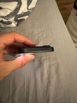 iPhone 16 pro černý titan 1TB - 6