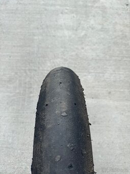 Okruhové pneu na moto - 6