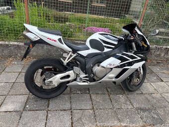 Honda CBR 1000RR Fireblade - 6