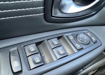 Renault Grand Scénic Bose 1.5DCi 7MÍST KAMERA NAVI manuál - 6