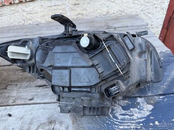 BMW E87 Xenon - 6