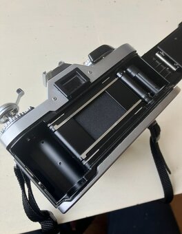 Canon Av-1 - (50mm f1:1,8) - 6