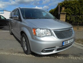 Chrysler Town Country 3,6 Limited 2xDVD, úhly 2011 - 6