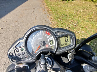 Suzuki SFV 650 Gladius 35kW - 6