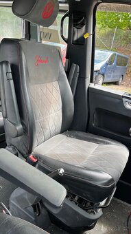 VW Transporter Multivan - díly z havarovaného vozu - 6