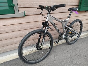 Horské kolo Specialized Stumpjumper M4 stříbrná - 6
