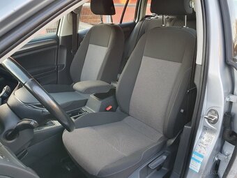 VOLKSWAGEN GOLF 1.6 TDI SERVISKA, DPH, NAVI, MOC HEZKÝ - 6