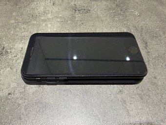 Apple iPhone 7, 32GB Black (originální obal, ochranné sklo) - 6