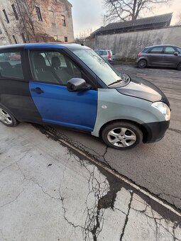 SUZUKI SWIFT ROK 2007 S MOTOREM 1,3 BENZIN - 6