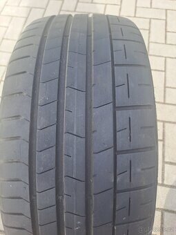 Pirelli P Zero 235/35 R19 UHP - 6