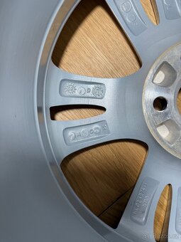 Škoda Fabia 2 originál nový hliníkový disk 16” - 6