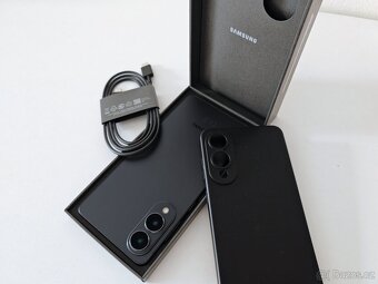 ZÁNOVNÍ Samsung Galaxy S25 Edge 256GB Black - 6
