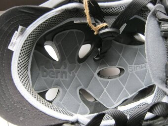 Nová dámská helma BERN Berkeley vel. S (54-55,5cm) - 6