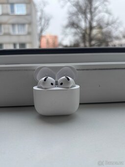 AirPods 4 - 6