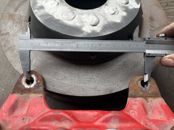 4 pískové brzdiče + 320mm dělený kotouče - 6