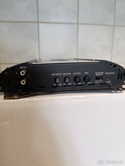 Subwoofer JBL + zesilovač Blaupunkt - 6