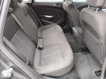 Opel Astra 1.6i , 85 kW benzín, 2010 - 6