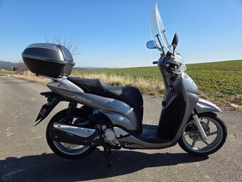 Honda SH 300 - 6
