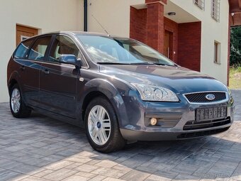 Ford Focus 1,6i 74Kw r.v.8/2006 najeto 119000Km Výbava Ghia - 6