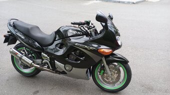 Suzuki GSX 600f - 6
