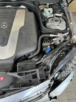 Mercedes E350 4MATIC - 6