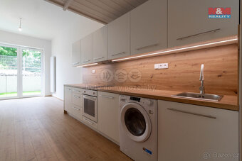 Pronájem bytu 1+kk, 36 m², Praha, ul. Českobrodská - 6