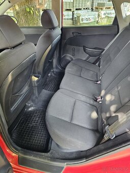 Hyundai i30 1.6 16v benzin, 88kw - 6