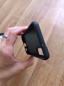 Kryt RSTTY pro Samsung Galaxy S22 - 6