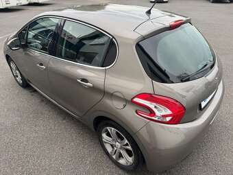 Peugeot 208 1,2 VTI 82 Allure 62KW 2012 - 6