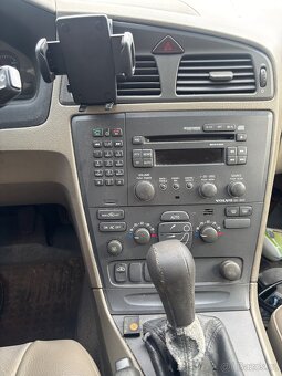 Volvo V70 XC AWD LPG - 6