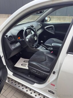 Toyota RAV4 2.2 D-4D, 4×4, automat | r.v. 2011 | Bílá perleť - 6