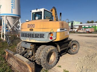 Liebherr A311 - 6