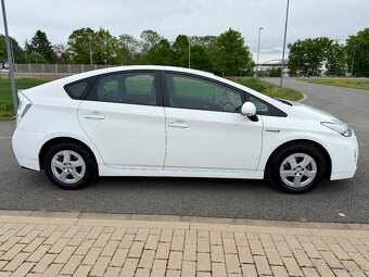TOYOTA PRIUS 1.8 HYBRID //2011 147.800 KM 1.MAJITEL SERVISKA - 6