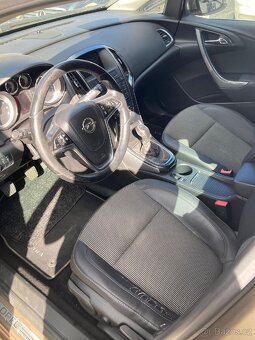 Opel Astra sports tourer 1.4 turbo 88 kw - 6