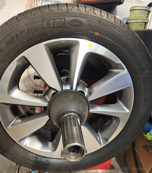 HYUNDAI i20 orig alu sada 195/55/16 TPMS Michelin - 6