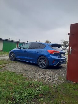 Ford Focus ST 2.3 rok 2021 - 6