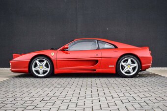 Ferrari F355 Berlinetta z roku 1998 - 6