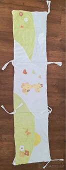 Dětská dřevěná postýlka se žirafou a matrace - 6