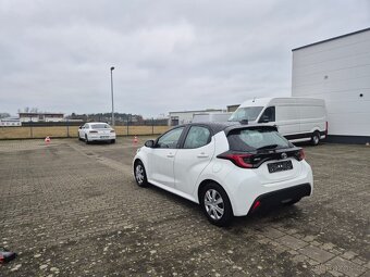 Toyota Yaris hybrid - 6