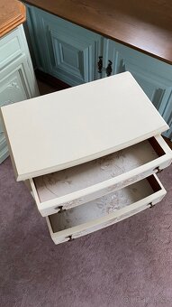 Šuplíková komoda a taburet - 6