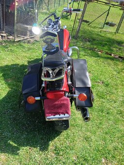 Suzuki Marauder VZ 800 - 6