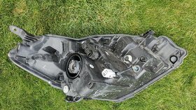 Toyota Yaris III 2014-2017, lave predne svetlo z den. sviet. - 6