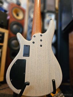 Aktiv Hybrid 4+2 fretless bezpražcová baskytara Ibanez - 6