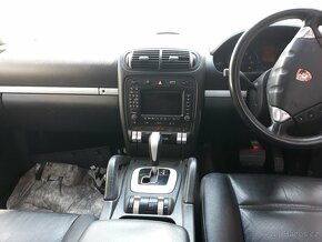 Porsche Cayenne - 6