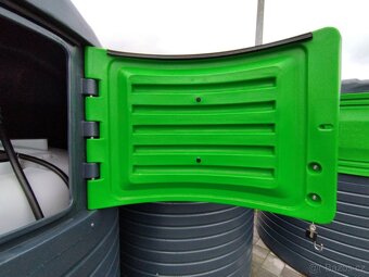 Nádrž na naftu 2500L - 6
