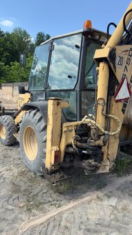 Traktor-nakladač Ford 675D - 6