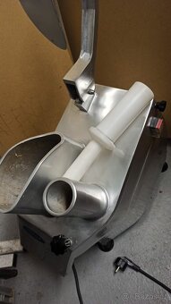 Prodám robustní krouhač, plátkovač zeleniny a sýrů - 6