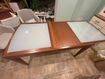 Prodám rozkládací jídelní stůl - 6