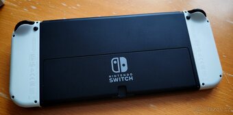 Nintendo Switch OLED + příslušenství + hra - 6