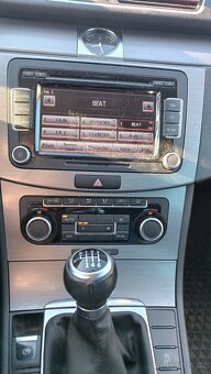 prodám VW Passat B7 variant combi 2,0 TDI bluemotion - 6